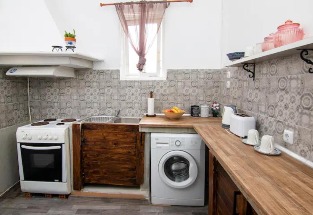 Mascot Bar Street Apartments Rhodes City Esterno foto