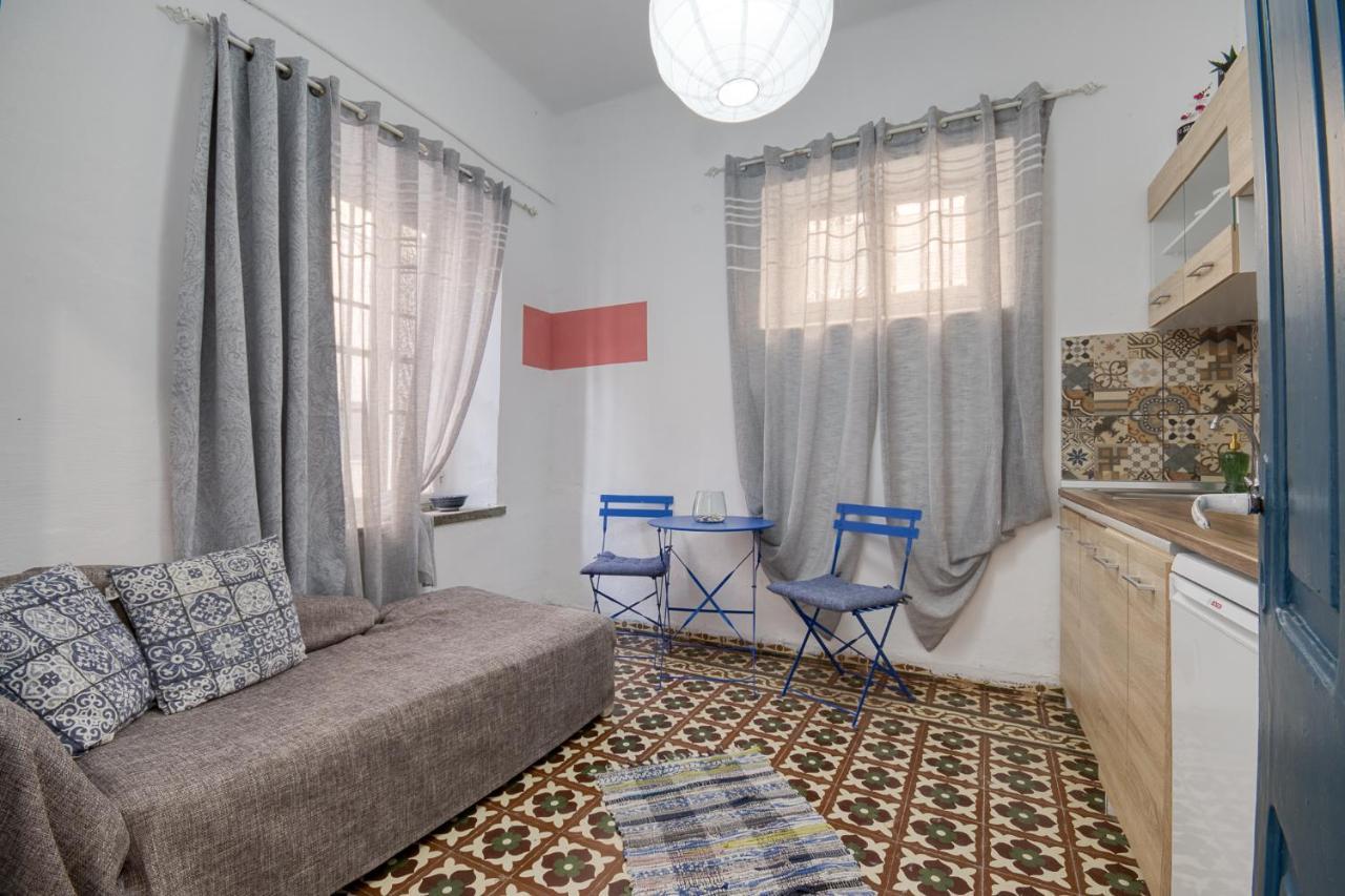 Mascot Bar Street Apartments Rhodes City Esterno foto