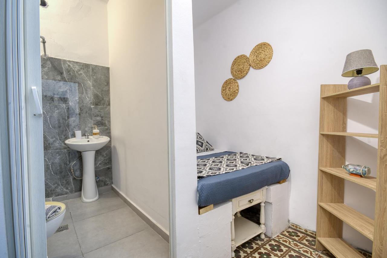Mascot Bar Street Apartments Rhodes City Esterno foto